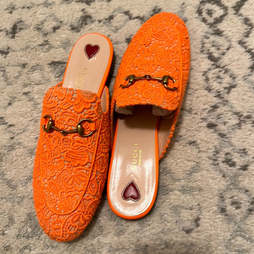 Gucci mules, size 38. Comes with dust bag
